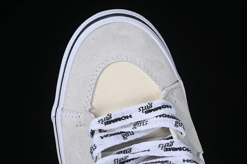 All categories Vans Vans series Vans Mid Vans China HommeGirls x Vans Sk8-Mid fashionable and versatile mid-top casual vulcanized sneakers VN000NBN2VZ